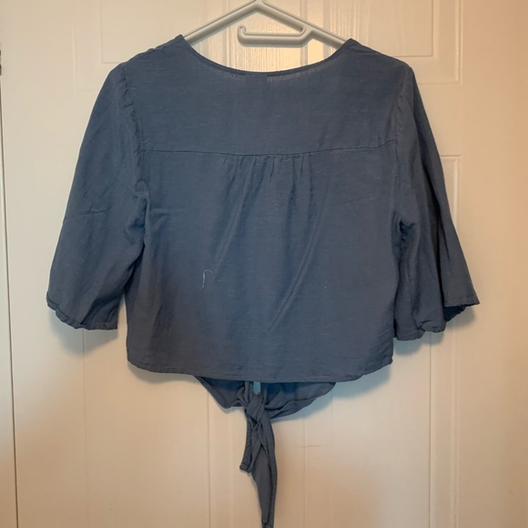 V- Neck Tie Top - Picture 4 of 4